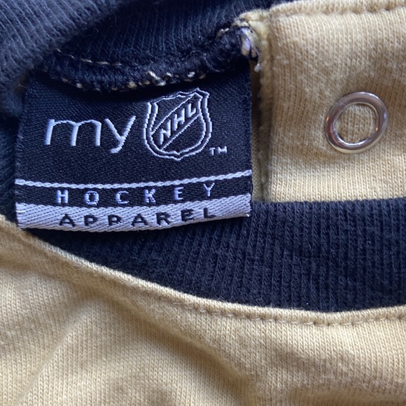 My NHL Hockey Apparel| Penguins Onesie - Picture 2 of 5